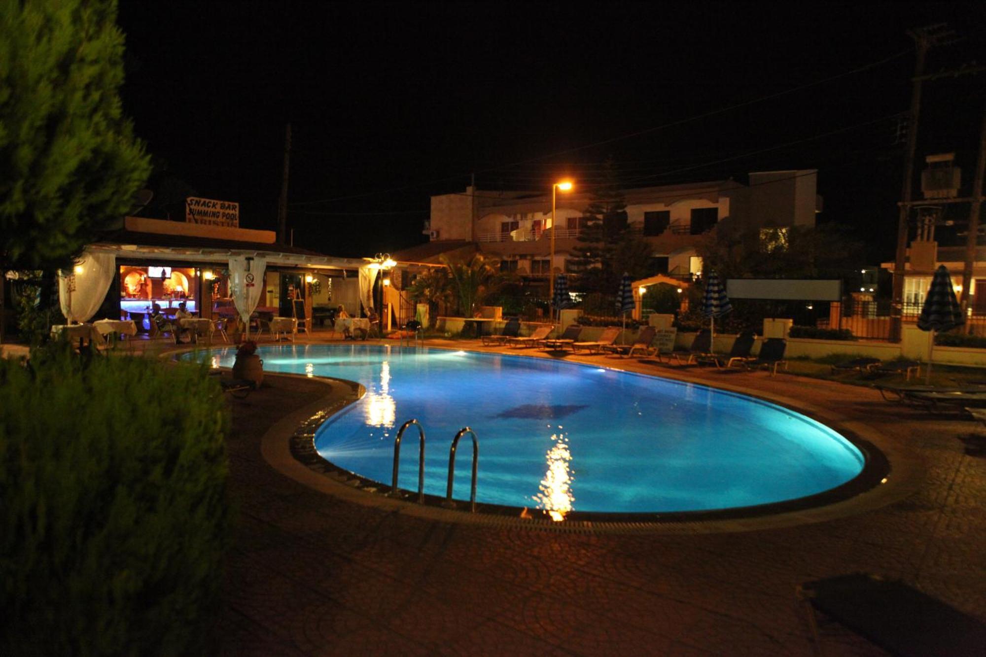 Lyristis Dinos Studios & Apartments Фалираки Экстерьер фото