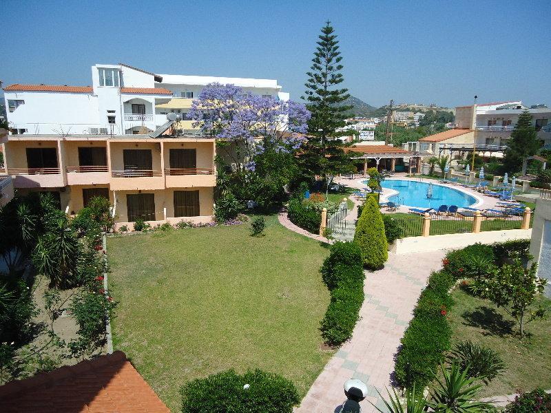 Lyristis Dinos Studios & Apartments Фалираки Экстерьер фото