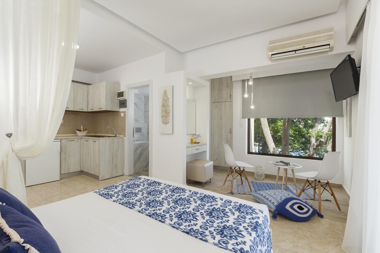 Lyristis Dinos Studios & Apartments Фалираки Экстерьер фото
